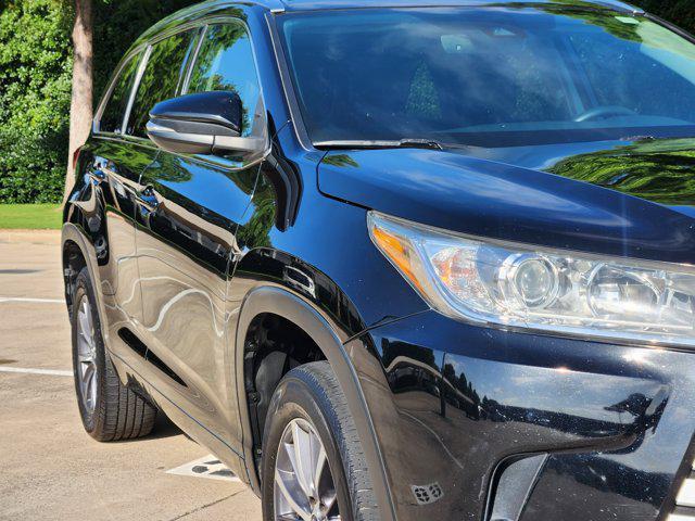 used 2018 Toyota Highlander car, priced at $17,444