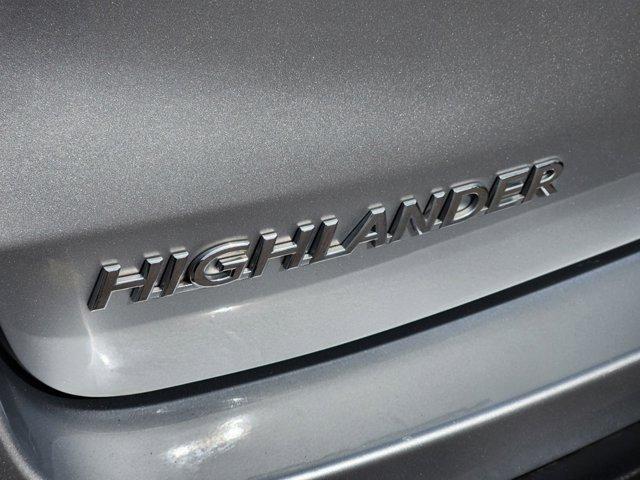 used 2018 Toyota Highlander Hybrid car, priced at $29,175