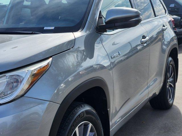 used 2018 Toyota Highlander Hybrid car, priced at $29,175