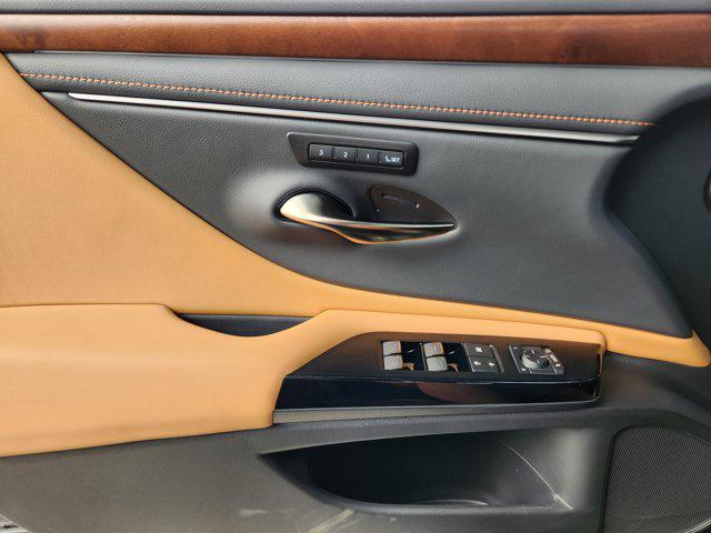 new 2025 Lexus ES 350 car, priced at $51,390
