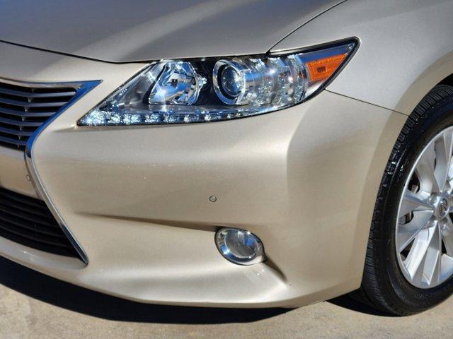 used 2013 Lexus ES 300h car, priced at $18,310