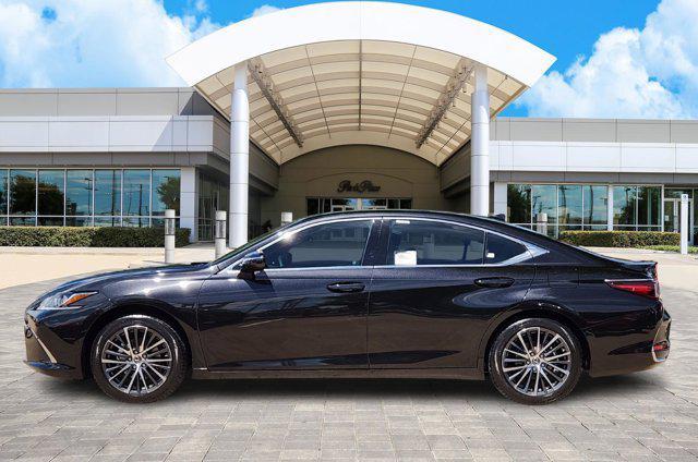 new 2025 Lexus ES 300h car, priced at $51,930