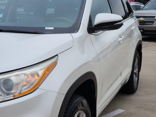 used 2014 Toyota Highlander car, priced at $16,944