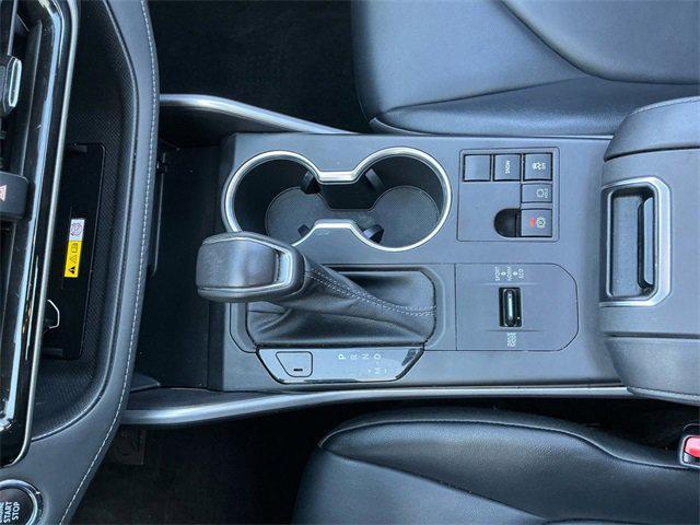 used 2023 Toyota Highlander car