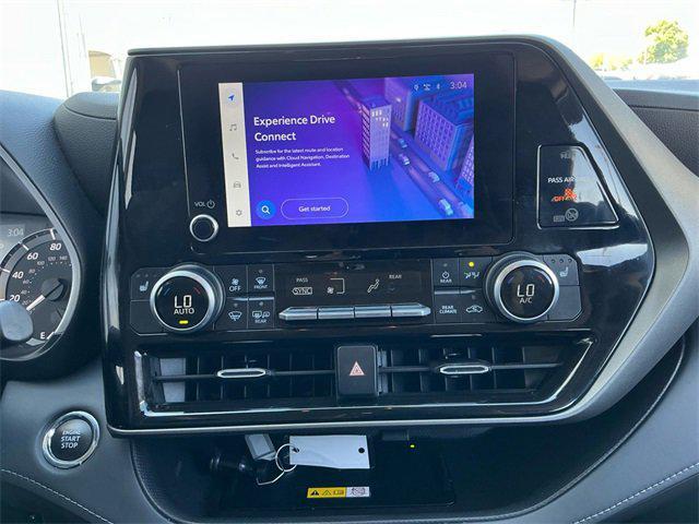 used 2023 Toyota Highlander car