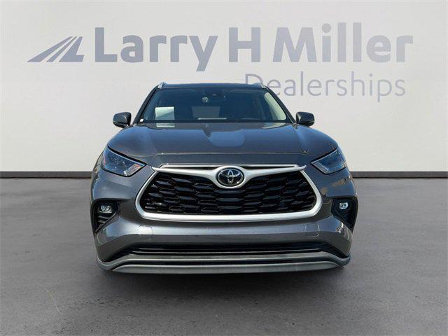 used 2023 Toyota Highlander car