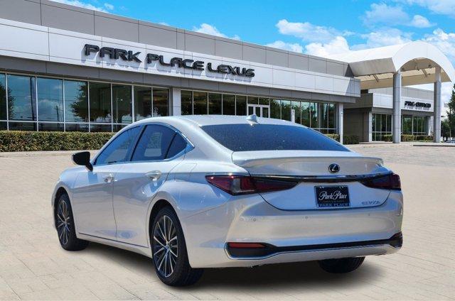 new 2025 Lexus ES 300h car, priced at $51,719