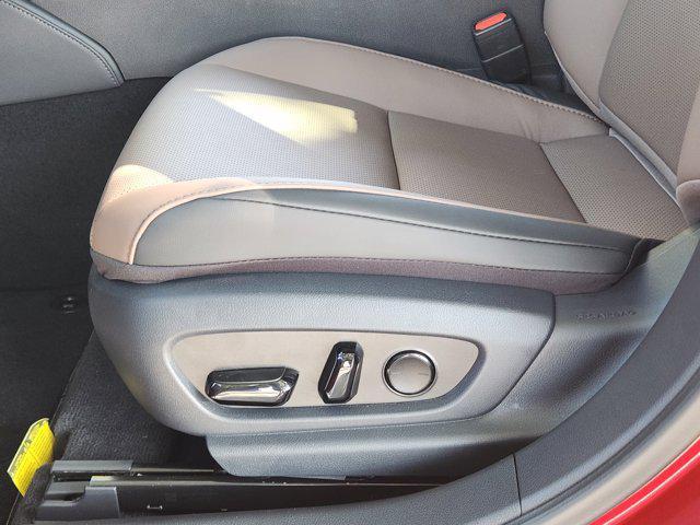 new 2025 Lexus ES 300h car, priced at $51,019