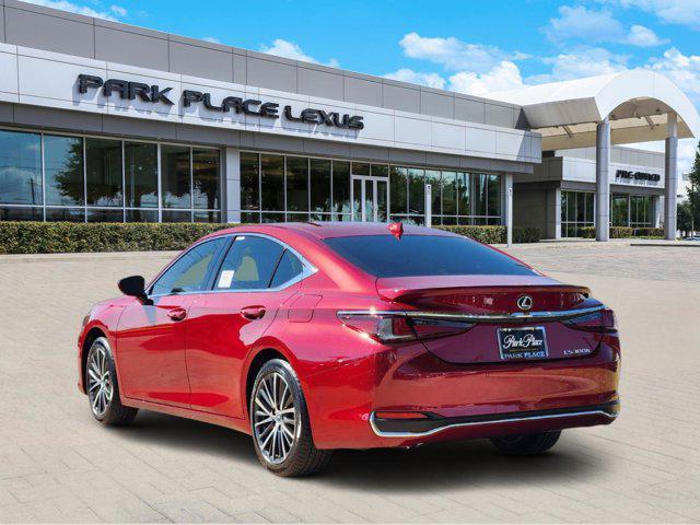 new 2025 Lexus ES 300h car, priced at $51,019