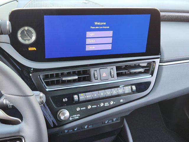 new 2025 Lexus ES 300h car, priced at $51,019