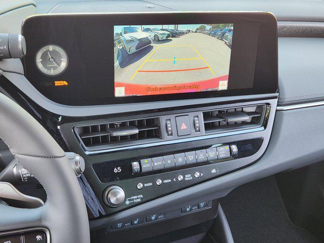 new 2025 Lexus ES 300h car, priced at $51,019