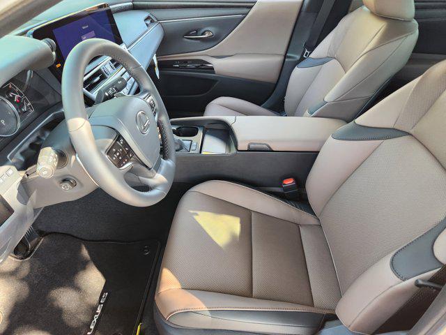 new 2025 Lexus ES 300h car, priced at $51,019