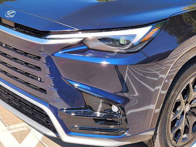 new 2026 Lexus TX 500h car, priced at $75,163