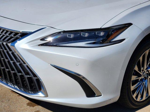 new 2025 Lexus ES 300h car, priced at $58,264