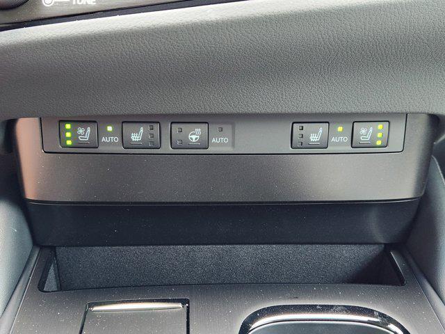new 2025 Lexus ES 300h car, priced at $51,619