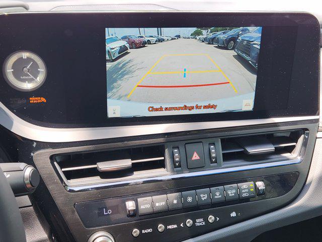 new 2025 Lexus ES 300h car, priced at $51,299