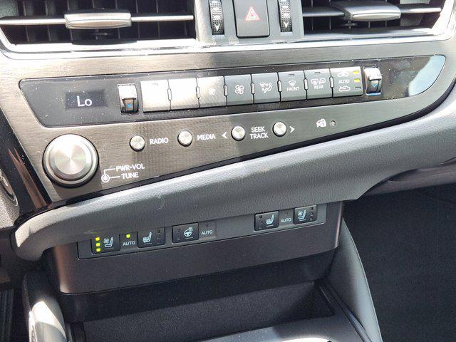 new 2025 Lexus ES 300h car, priced at $51,299