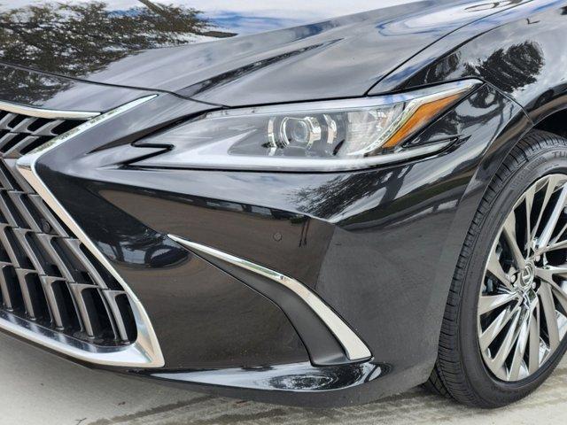 new 2025 Lexus ES 300h car, priced at $54,454