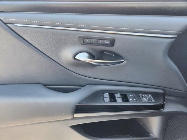 new 2025 Lexus ES 350 car, priced at $50,619