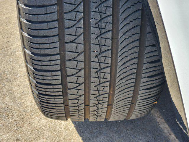 used 2024 Land Rover Discovery car, priced at $58,975