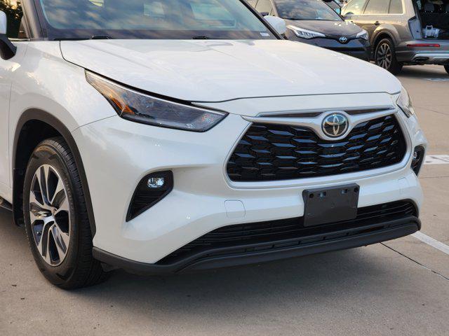 used 2021 Toyota Highlander car, priced at $29,741