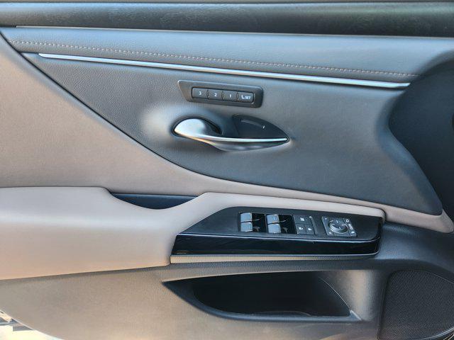 new 2025 Lexus ES 350 car, priced at $50,119