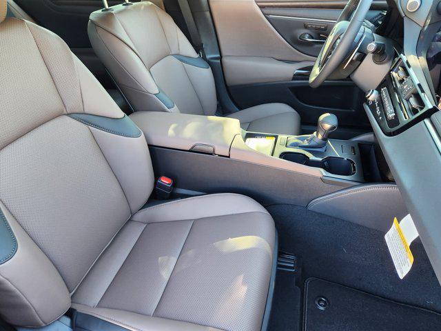 new 2025 Lexus ES 350 car, priced at $50,119