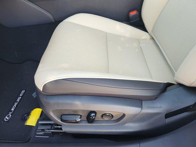 new 2025 Lexus ES 300h car, priced at $51,019