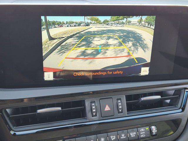 new 2025 Lexus ES 300h car, priced at $51,019