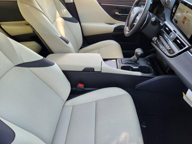 new 2025 Lexus ES 300h car, priced at $51,019