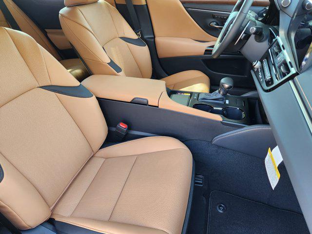 new 2025 Lexus ES 300h car, priced at $51,519