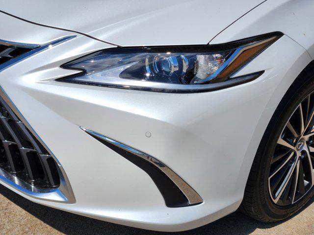 new 2025 Lexus ES 300h car, priced at $51,519