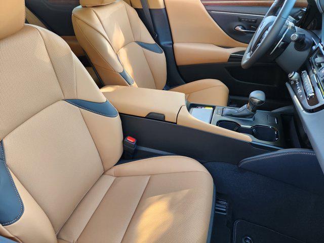 new 2025 Lexus ES 350 car, priced at $49,790