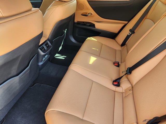 new 2025 Lexus ES 350 car, priced at $52,319