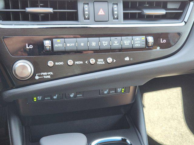 new 2025 Lexus ES 350 car, priced at $52,319