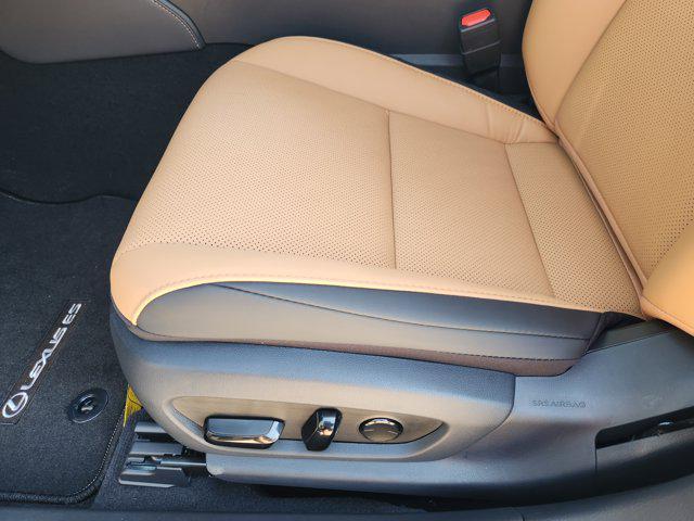 new 2025 Lexus ES 350 car, priced at $52,319