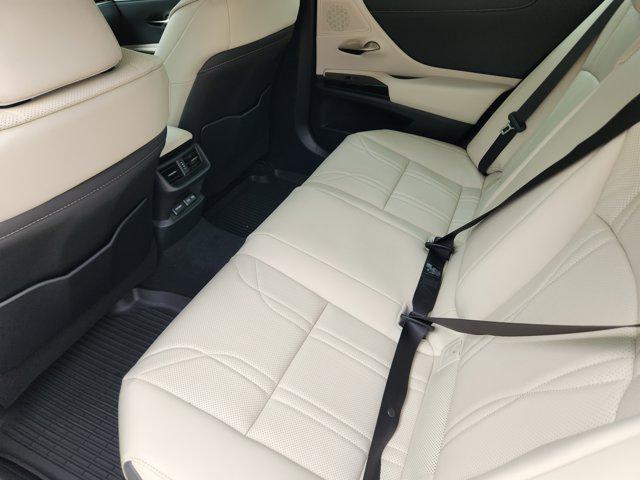 new 2025 Lexus ES 300h car, priced at $55,804