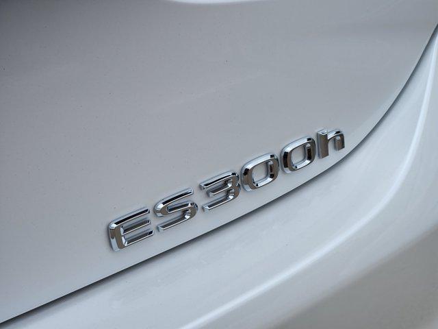 new 2025 Lexus ES 300h car, priced at $55,804