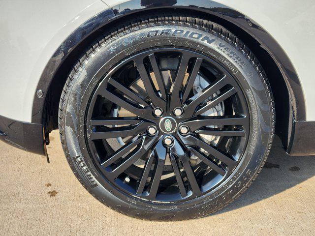 used 2019 Land Rover Discovery car, priced at $18,988