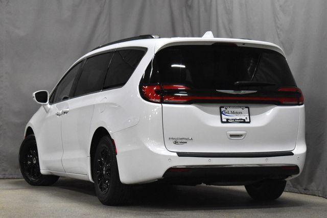 used 2022 Chrysler Pacifica car, priced at $23,995