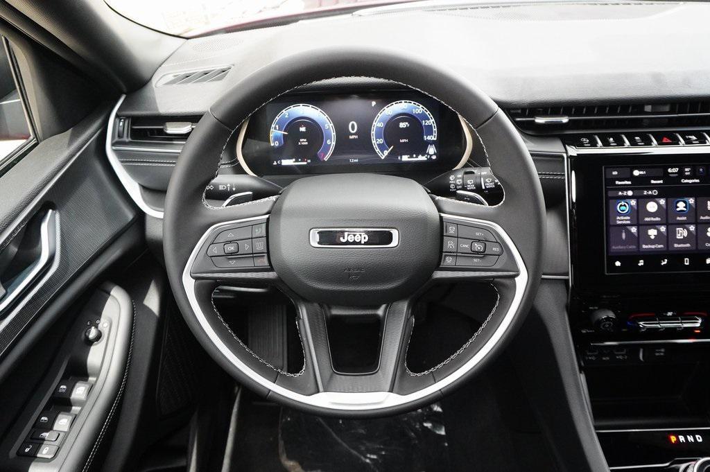 new 2025 Jeep Grand Cherokee car, priced at $38,696