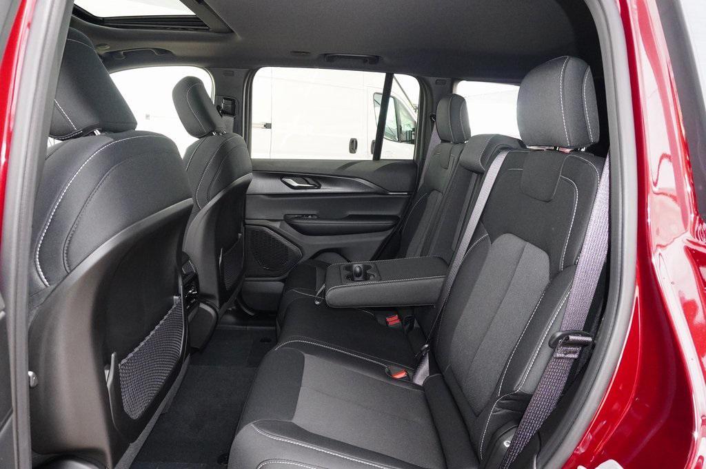 new 2025 Jeep Grand Cherokee car, priced at $38,696