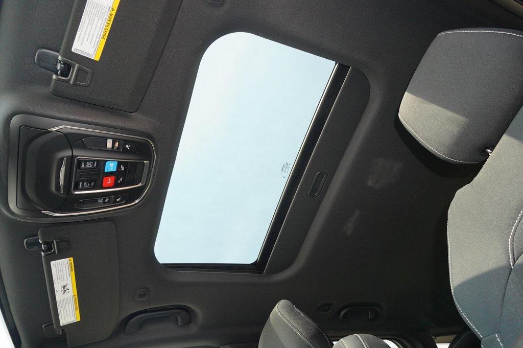 new 2025 Jeep Grand Cherokee car, priced at $38,696