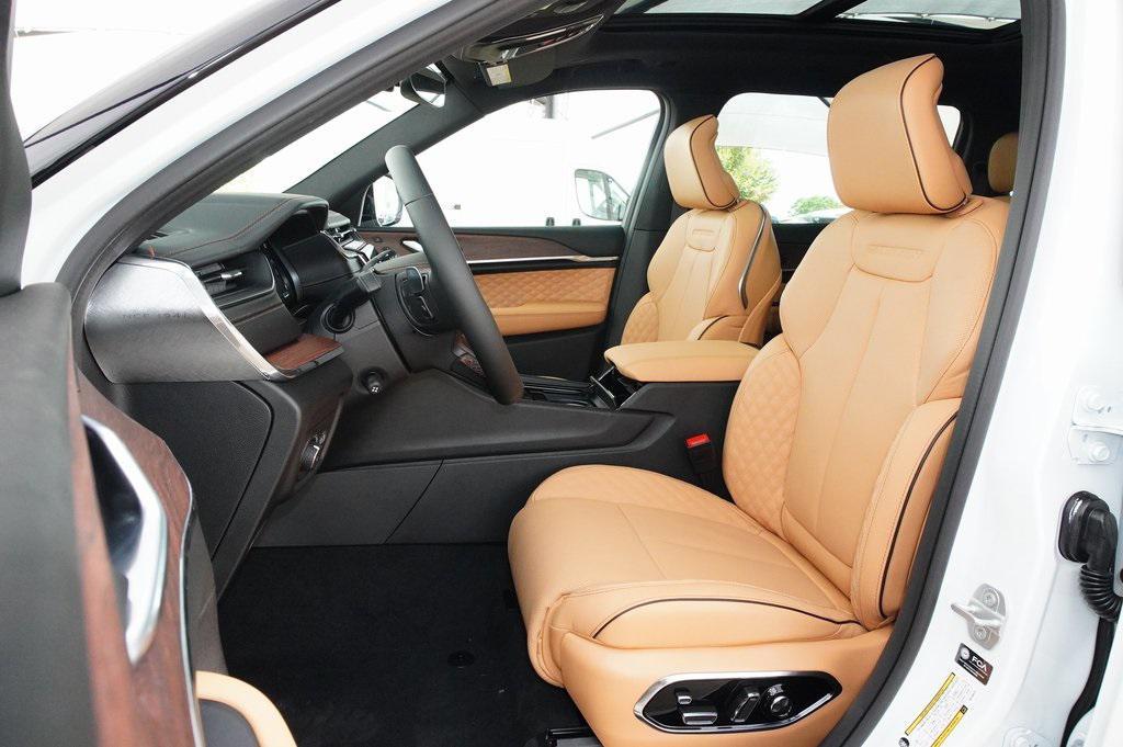 new 2025 Jeep Grand Cherokee L car, priced at $57,850