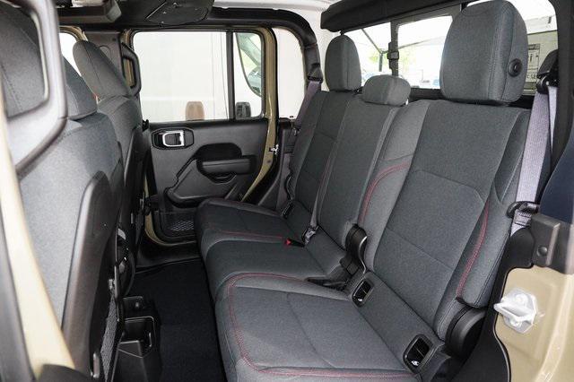 new 2025 Jeep Gladiator car, priced at $46,836