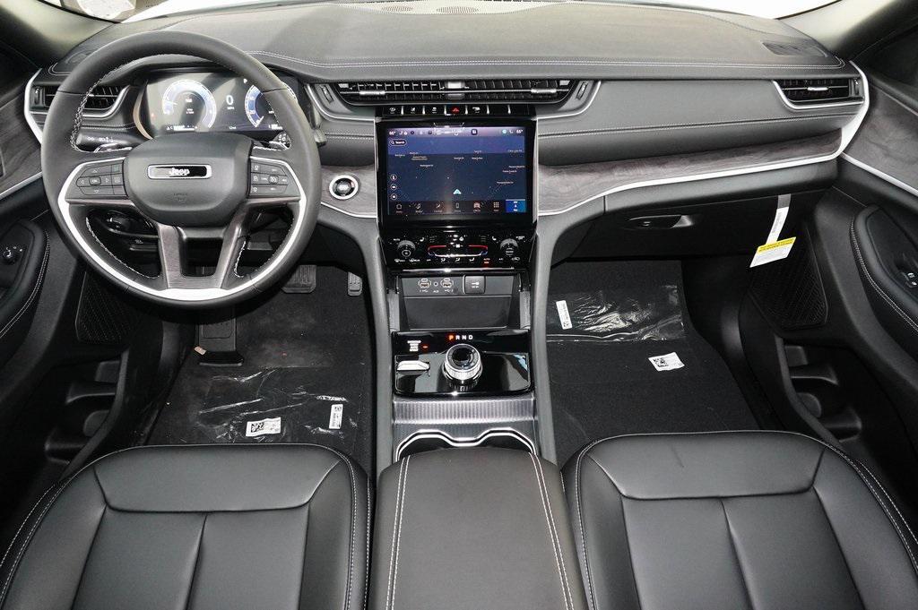 new 2025 Jeep Grand Cherokee L car, priced at $44,877