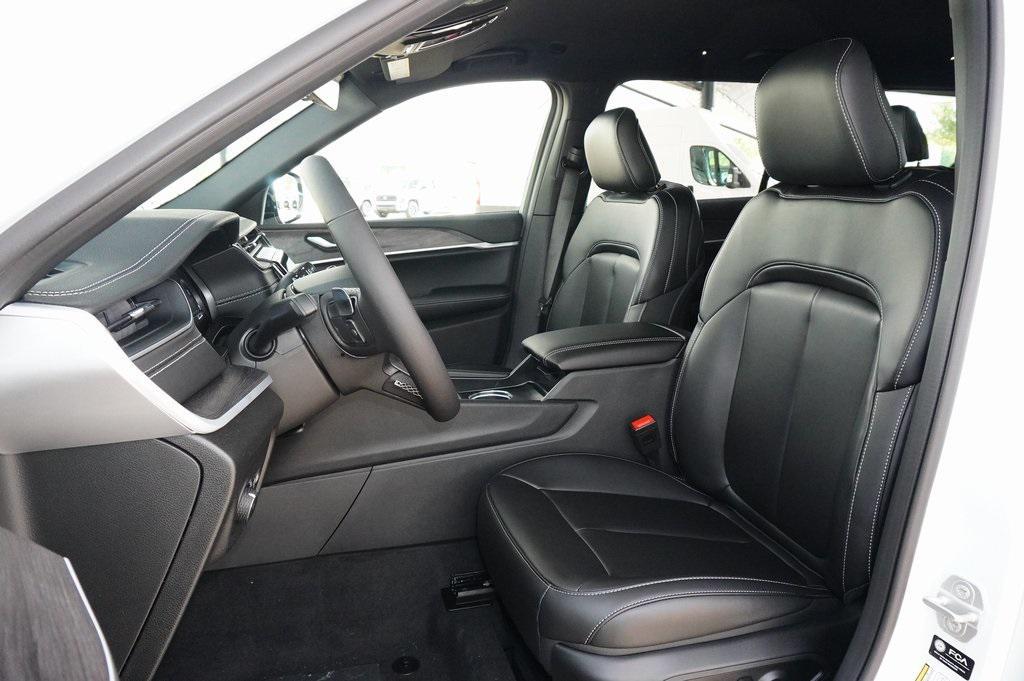 new 2025 Jeep Grand Cherokee L car, priced at $44,877