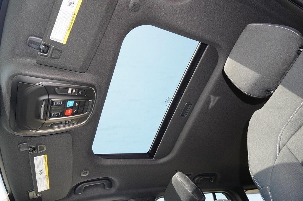 new 2025 Jeep Grand Cherokee car, priced at $38,696