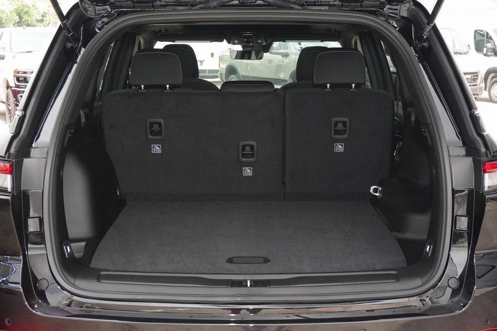new 2025 Jeep Grand Cherokee car, priced at $38,696
