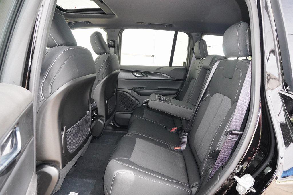 new 2025 Jeep Grand Cherokee car, priced at $38,696